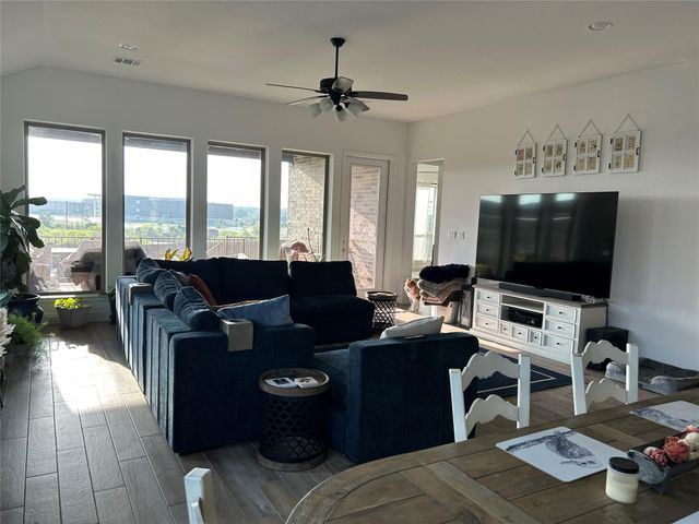 145 Cyrus Milton Dr, Buda, TX 78610