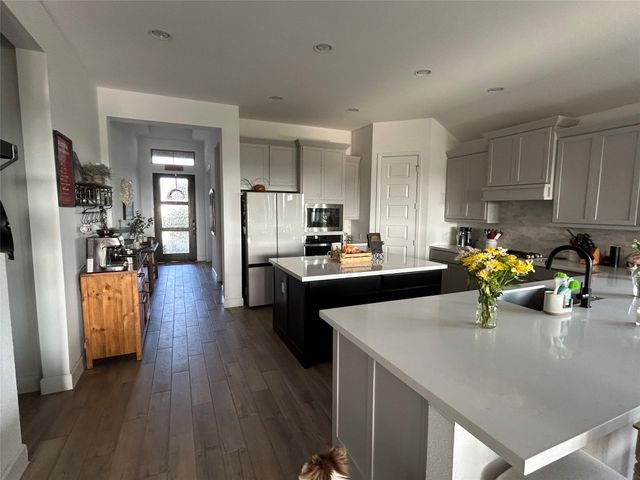 145 Cyrus Milton Dr, Buda, TX 78610