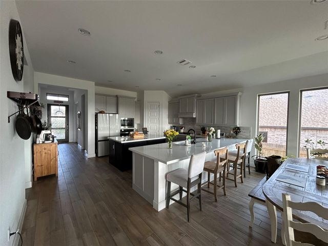 145 Cyrus Milton Dr, Buda, TX 78610