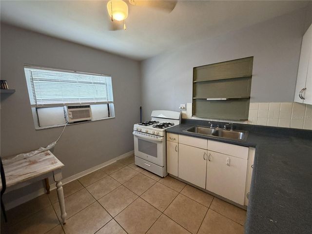 370 3RD STREET NW, Largo, FL 33770