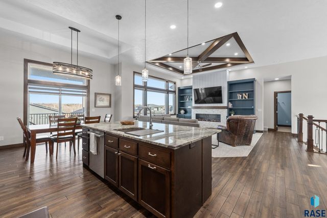 7408 E Donnelly Dr Drive, Sioux Falls, SD 57110