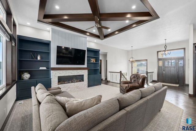 7408 E Donnelly Dr Drive, Sioux Falls, SD 57110