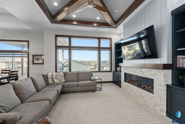 7408 E Donnelly Dr Drive, Sioux Falls, SD 57110