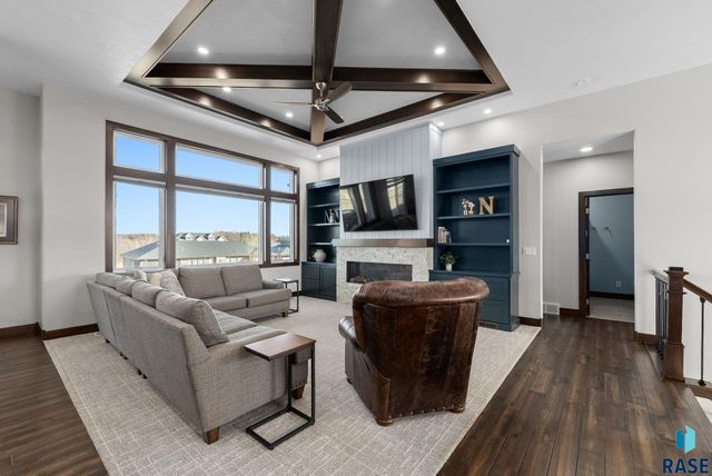 7408 E Donnelly Dr Drive, Sioux Falls, SD 57110