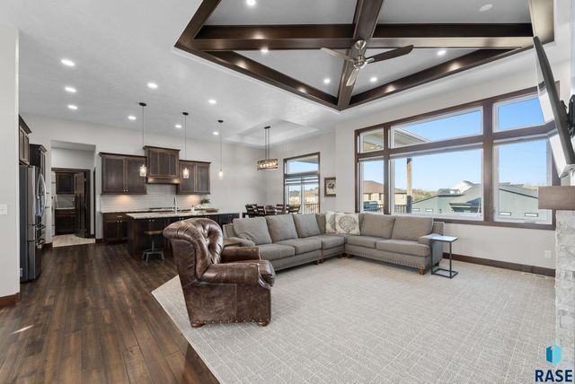 7408 E Donnelly Dr Drive, Sioux Falls, SD 57110