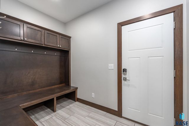 7408 E Donnelly Dr Drive, Sioux Falls, SD 57110