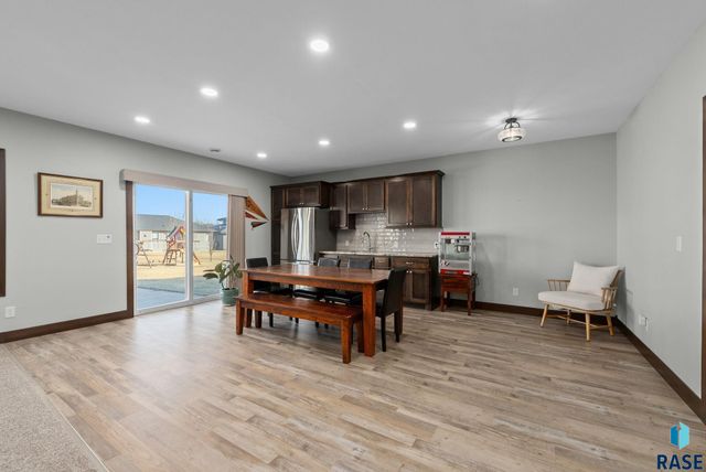 7408 E Donnelly Dr Drive, Sioux Falls, SD 57110