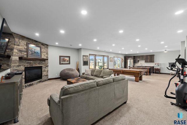 7408 E Donnelly Dr Drive, Sioux Falls, SD 57110