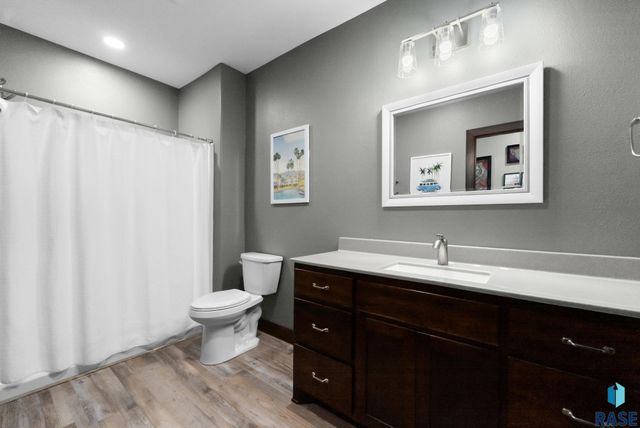 7408 E Donnelly Dr Drive, Sioux Falls, SD 57110