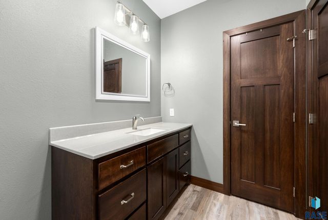 7408 E Donnelly Dr Drive, Sioux Falls, SD 57110