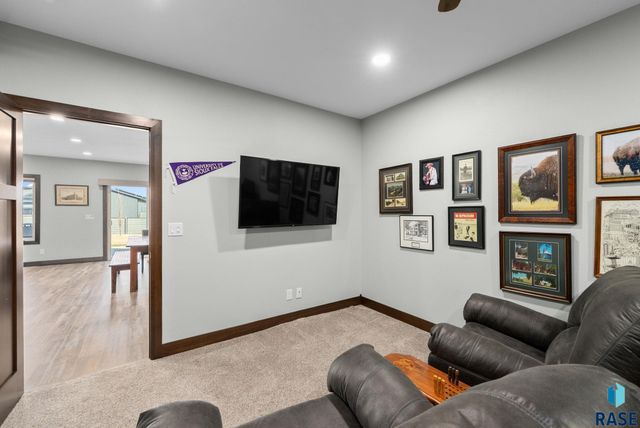 7408 E Donnelly Dr Drive, Sioux Falls, SD 57110