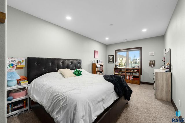 7408 E Donnelly Dr Drive, Sioux Falls, SD 57110