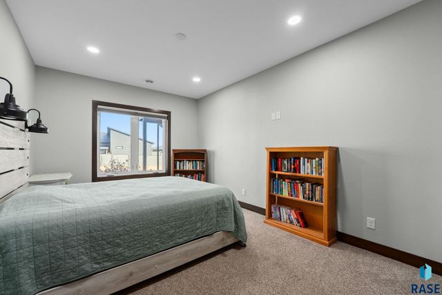 7408 E Donnelly Dr Drive, Sioux Falls, SD 57110