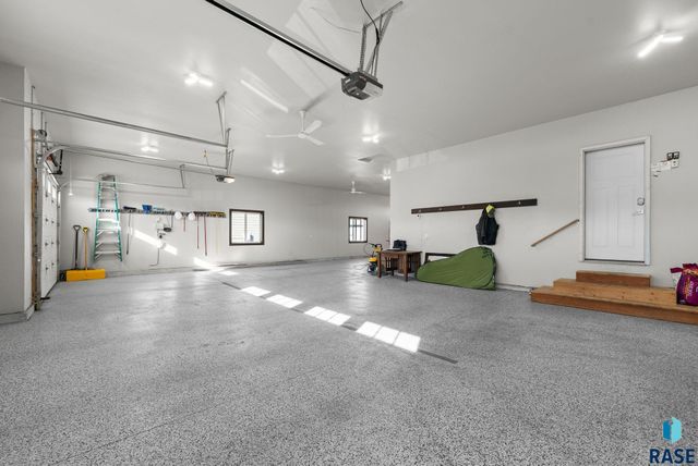 7408 E Donnelly Dr Drive, Sioux Falls, SD 57110