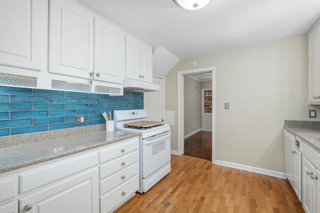 2015 Grand Avenue, Kalamazoo, MI 49006