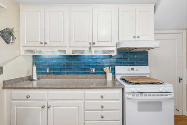 2015 Grand Avenue, Kalamazoo, MI 49006