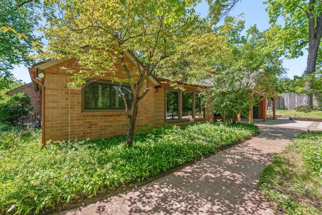 2015 Grand Avenue, Kalamazoo, MI 49006