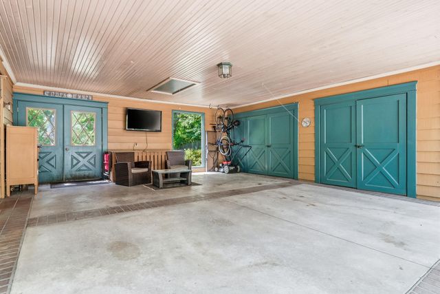 2015 Grand Avenue, Kalamazoo, MI 49006