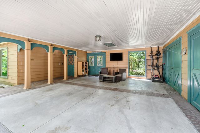 2015 Grand Avenue, Kalamazoo, MI 49006