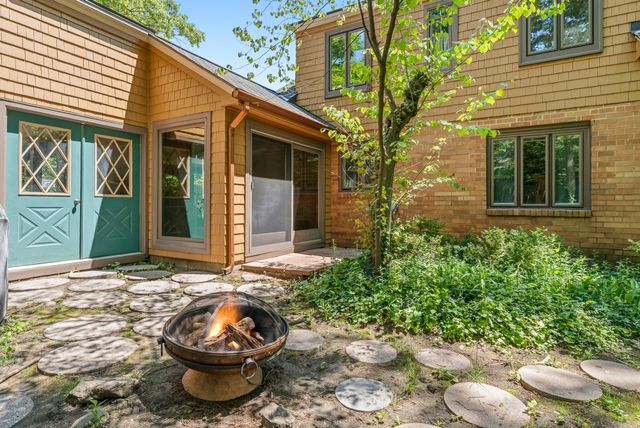 2015 Grand Avenue, Kalamazoo, MI 49006