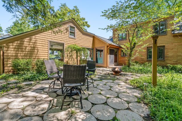 2015 Grand Avenue, Kalamazoo, MI 49006
