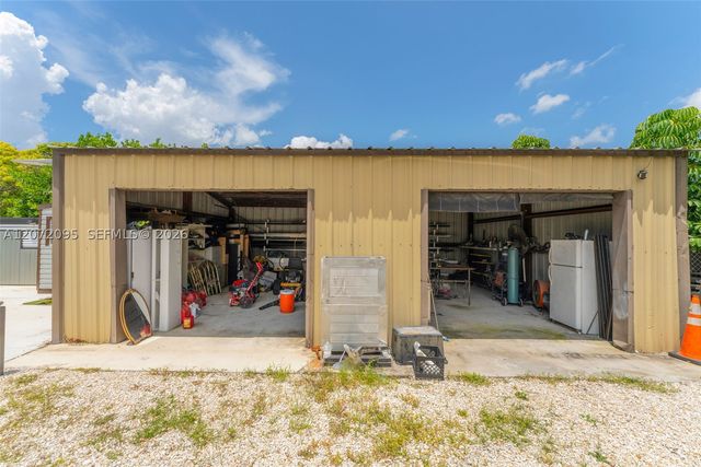 18725 SW 218th St, Miami, FL 33170