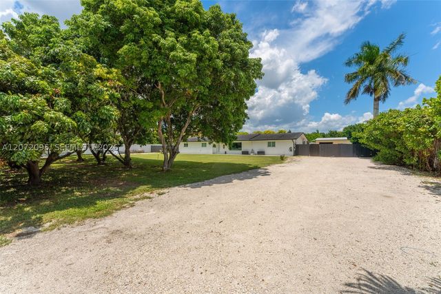 18725 SW 218th St, Miami, FL 33170
