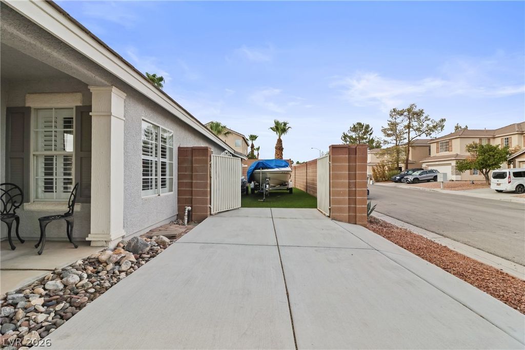 9166 Riding Heights Avenue, Las Vegas, NV 89147 — photo 4