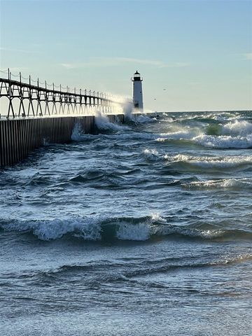 84 Charter Court, Manistee, MI 49660