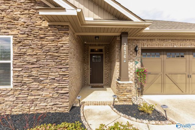 2436 Hobbstone Circle SW, Huntsville, AL 35803