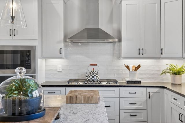 998 Spruce Ridge Ln, Spring Hill, TN 37174