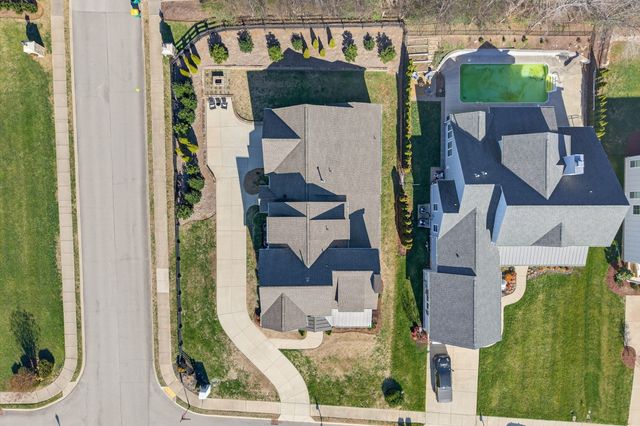 998 Spruce Ridge Ln, Spring Hill, TN 37174