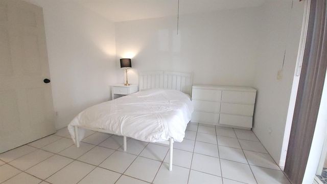 319 Chatham P, West Palm Beach, FL 33417