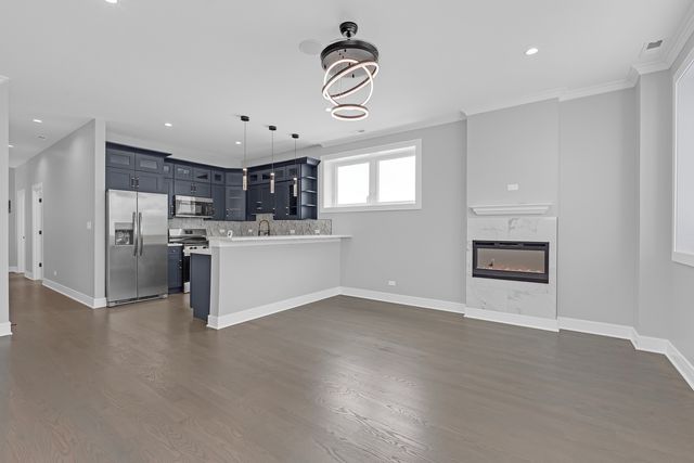 4827 S Saint Lawrence Avenue 3, Chicago, IL 60615