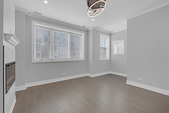 4827 S Saint Lawrence Avenue 3, Chicago, IL 60615