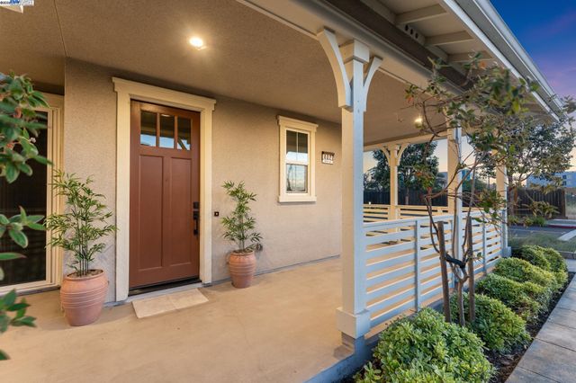 402 Mosley Ave, Alameda, CA 94501