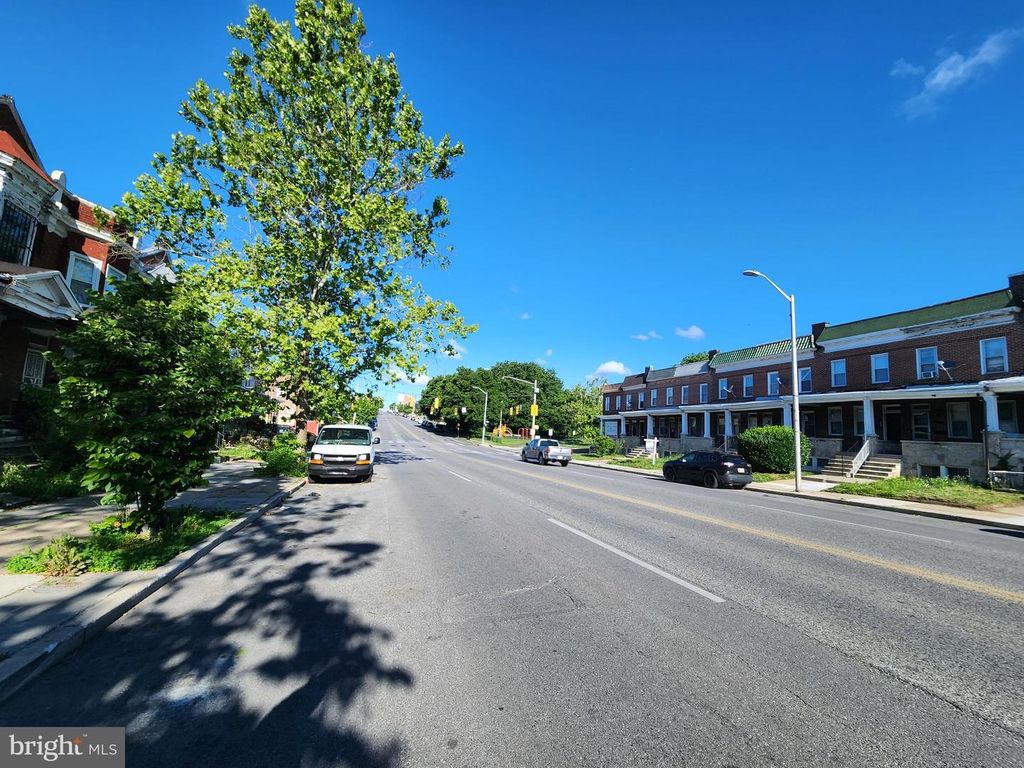 Image 8 of property listing at 2573 EDMONDSON AVE, Baltimore, MD 21223