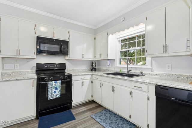 1208 Cary Street, Burlington, NC 27215