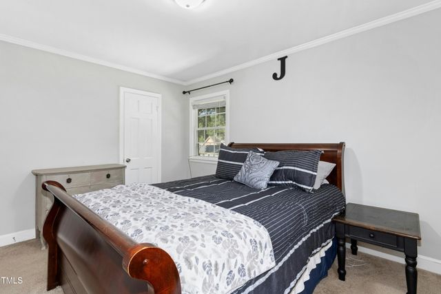 1208 Cary Street, Burlington, NC 27215