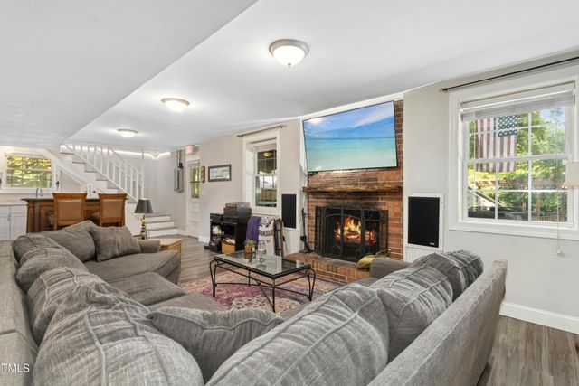 1208 Cary Street, Burlington, NC 27215