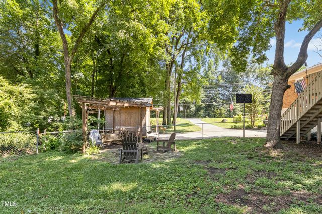 1208 Cary Street, Burlington, NC 27215