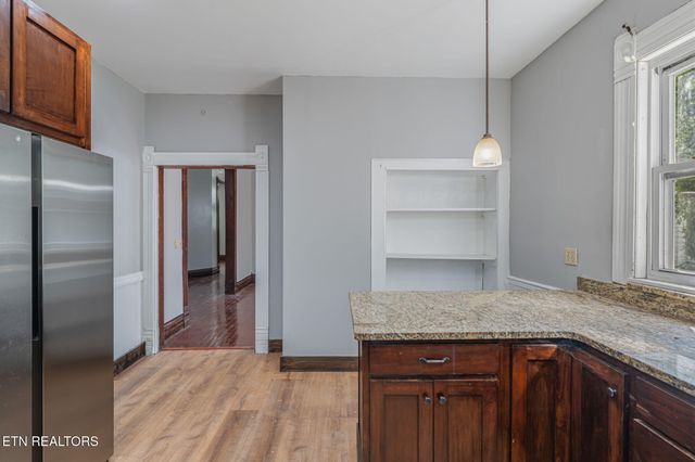 419 W Rockwood St, Rockwood, TN 37854