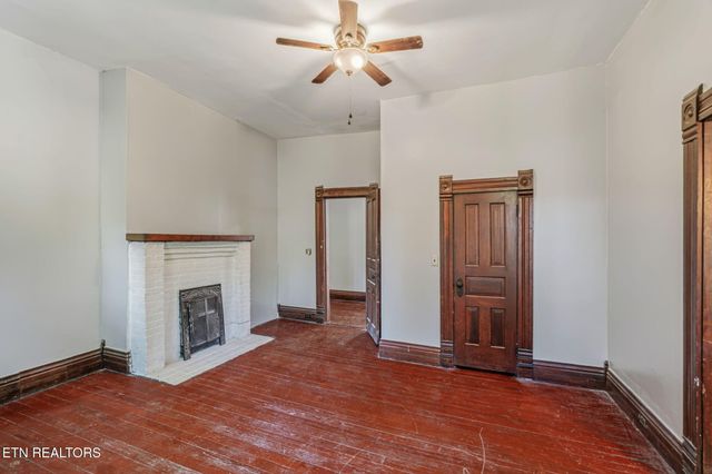 419 W Rockwood St, Rockwood, TN 37854