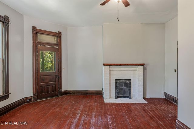 419 W Rockwood St, Rockwood, TN 37854