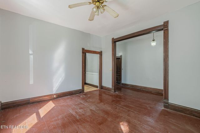 419 W Rockwood St, Rockwood, TN 37854