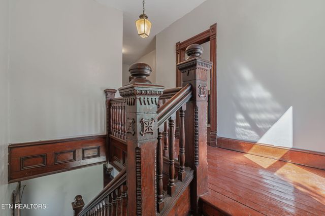 419 W Rockwood St, Rockwood, TN 37854