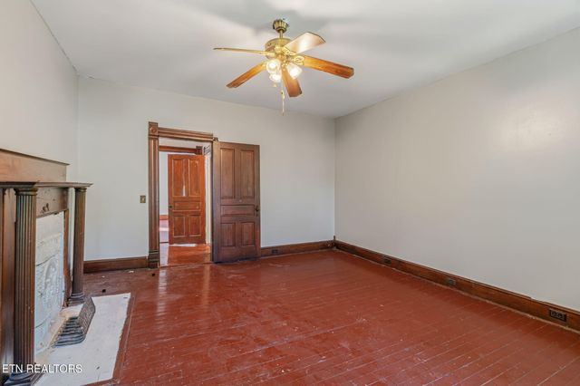 419 W Rockwood St, Rockwood, TN 37854