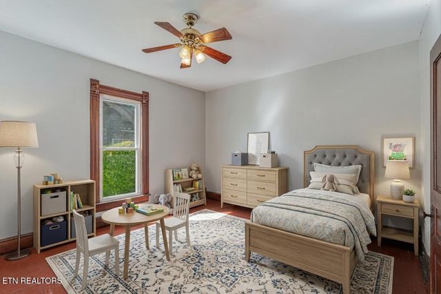 419 W Rockwood St, Rockwood, TN 37854