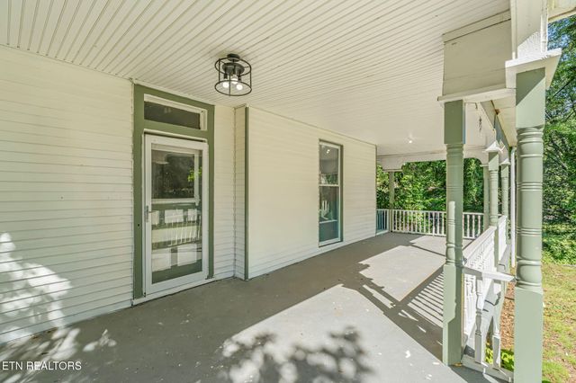 419 W Rockwood St, Rockwood, TN 37854