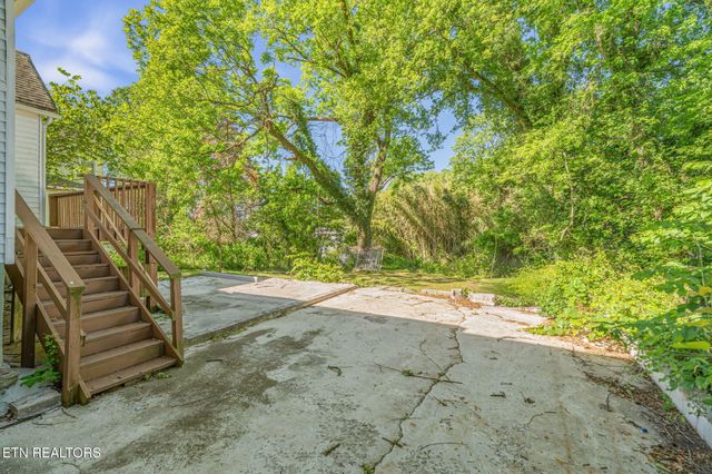 419 W Rockwood St, Rockwood, TN 37854